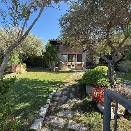 Sarah Elegance And Relaxation *